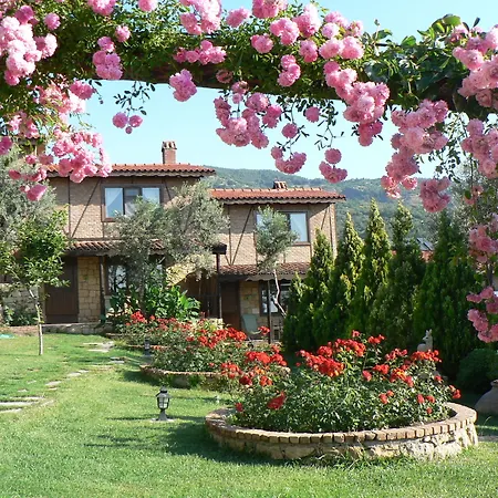 Ramada Kazdaglari Thermal & מלון Gure