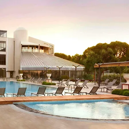 Ramada Kazdaglari Thermal & מלון Gure